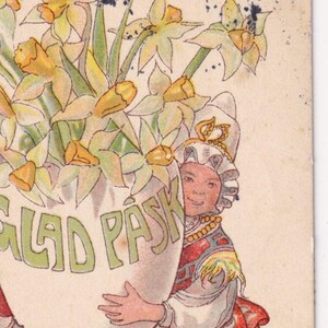 Taille bébé / Aina Stenberg - Joyeuses Pâques 1914 - Ancienne carte postale suédoise vintage - Oeuf pour enfants jonquilles fleurs mode scandinave - Art déco