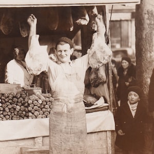 ORIGINAL Photography / Parijs - Ham Fair 1932 - Sepia Press ROL Agency - worst varkensvlees charcuterie handelsmarkt Deli - straatfoto