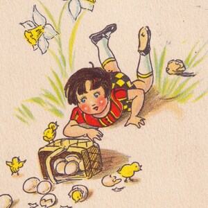 Artiste signé - Glad Påsk / Joyeuses Pâques 1932 - Jolie petite carte postale de voeux suédoise ancienne - Naissance de poussin oeuf cassé fille - mode vintage