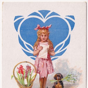 Feliz Año Nuevo 1915 - Preciosa postal vintage sueca de Jenny Nyström - Niña cantando con flores de perro salchicha - Arte escandinavo de moda
