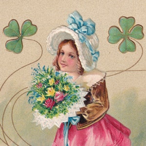 Félicitations 1910 - Belle carte postale suédoise en relief - Petite fille aux fleurs Rose Myosotis - cadeau scandinave vintage