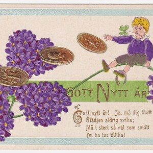 Bonne année Whishes c. 1910 - Belle carte postale en relief de français antique - Fleurs violettes géantes trèfle pièce d’or enfant carte vintage