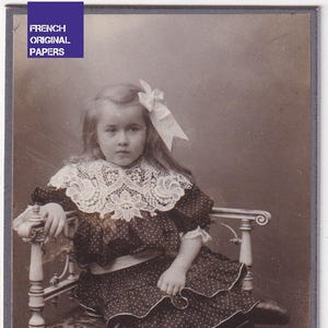 Retrato de jovem escandinava - Linda fotografia original sueca CDV dos anos 1900 - Moda da era eduardiana - Cartão de gabinete de gola de renda vintage antigo