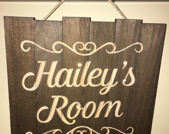 Kids Room Sign Custom Girls Door Personalized Name Wood Sign Cute Wooden Wall Decor Nursery Decoration for New Baby Shower Gift Pallet Signs