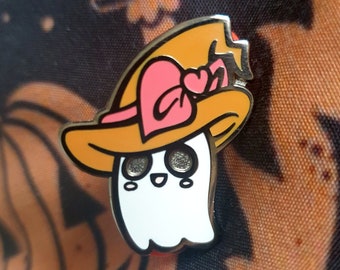 Ghost enamel pin, halloween pin, occult pin, witch ghost, hard enamel pin, witch hat, cute ghost, kawaii kowaii, cute pin, small pin, quirky