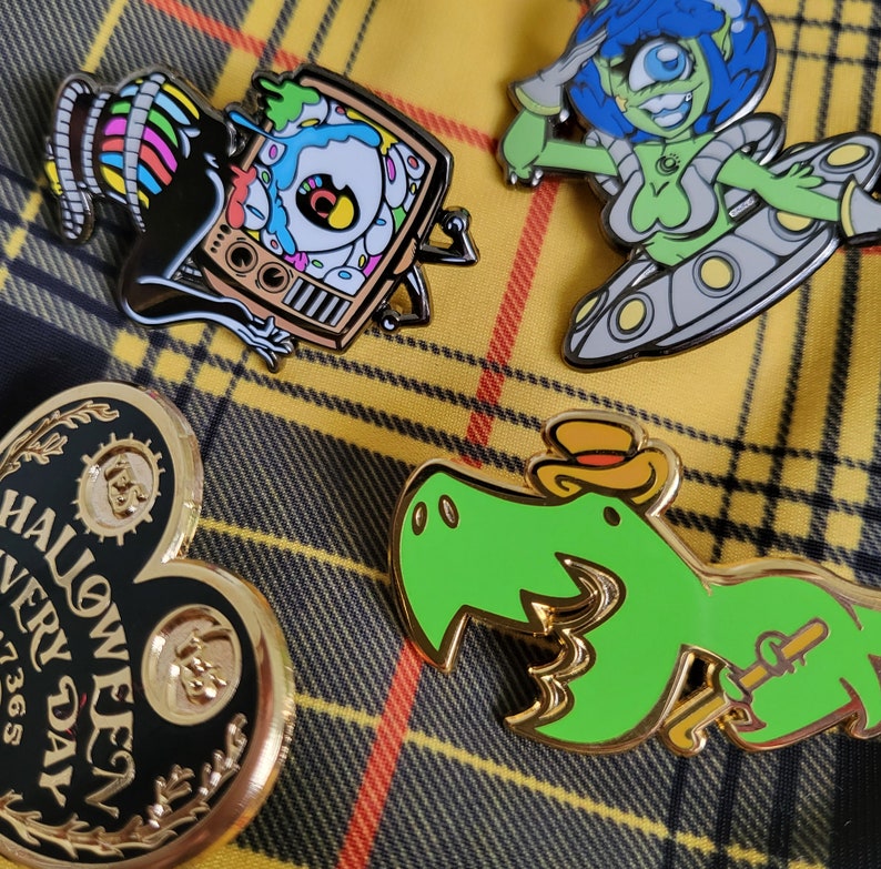 Alien enamel pin, alien girl pin, halloween pin, pin up alien lapel pin, spoopy pin, ufo pin, paranormal hard enamel pin, monster girl pin image 6
