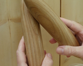Giant Circular Knitting Needles, 1 1/2" Elm Wood, Chunky Yarn