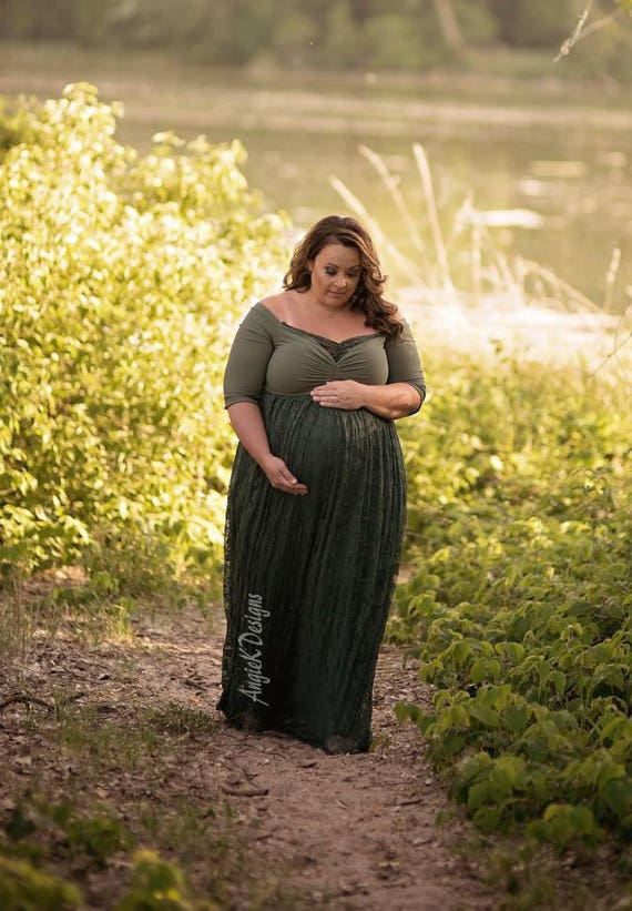 plus size maternity dresses