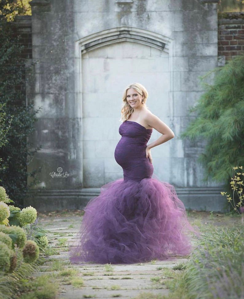 fluffy robe for maternity shoot