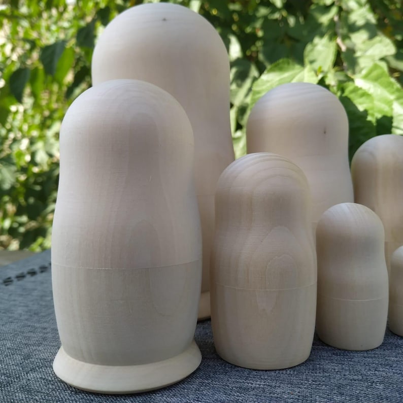 Trädocka med 5 stycken näste – Ofärdig Matrjosjka i Lindeträ för DIY-målning och pyssel bild 2