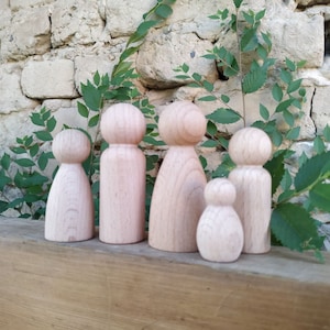 Family of Wooden Peg Dolls - Set of 5 | DIY Peg Doll Family Kit | DIY Family Portrait | People for Doll House | Cake Toppers | Unfinished