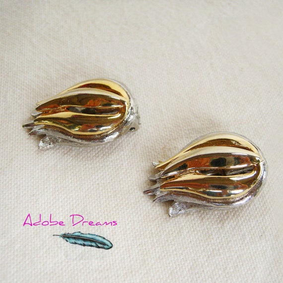 Vintage Gold and Silver tone clip on Earrings in … - image 9