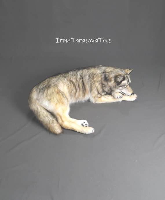 オオカミのリアルな動物のおもちゃ OOAK アートドール コピー 野生の犬