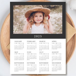 Plantilla de calendario fotográfico editable para 2025 / Calendario imprimible de una página para imprimir en casa / Diseño de calendario Canva personalizable en tamaño carta