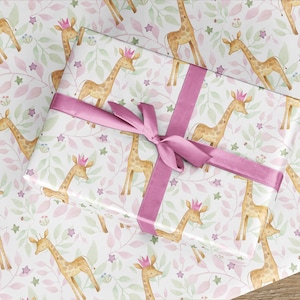 Giraffen-Geschenkpapierrolle zur Taufe zur Geburtstag Taufe. Jede Gelegenheit. Rosa-blaue Fassungen. Sehr niedliches Geschenkpapier