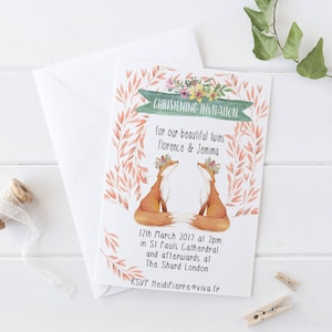 Confezione Twins di inviti per battesimo, inviti per battesimo o battesimo per 2 bambini. Illustrazioni ad acquerello personalizzate di volpi