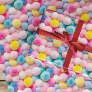 Papier cadeau pompon 3D, effet amusant 3D, emballage cadeau pastel fantaisie pompon pelucheux, couleurs bohème arc-en-ciel