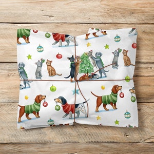 Rouleau de papier cadeau de Noël chien chat, emballage cadeau de Noël lumineux funky, chiot chatons de compagnie à l'arbre de Noël avec bande dessinée de gui