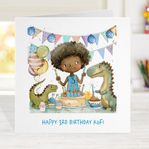 Dinosaurus verjaardagskaart en papier, Black Boy gepersonaliseerde kinderverjaardagskaart, elke leeftijd en bijpassende dino inpakpapier cadeaukaartjes beschikbaar