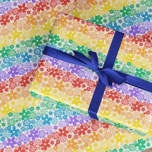 Gay Pride Geschenkpapierrolle, Schwullesbische Gay LGBT Geschenkverpackung, Blumen Regenbogen, hübsche Geburtstagsgeschenkverpackung | gefaltet oder gerollt in einer Tube verschickt