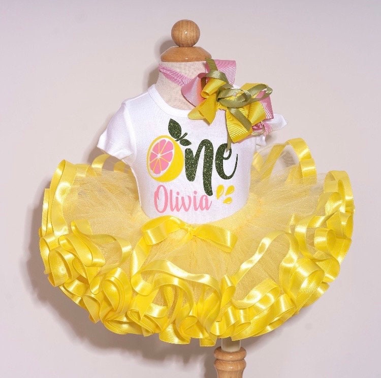 Zitronen-Themen-Outfit zum ersten Geburtstag - Personalisiertes Citrus Tutu-Set