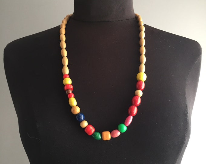 1960s wooden bead necklace