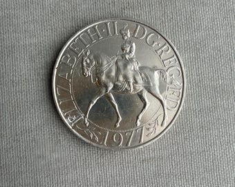1977 Queen Elizabeth II Silver Jubilee 25 New Pence Crown Coin (Copper-Nickel)