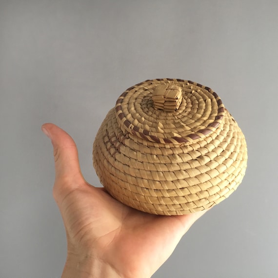 蓋付きヴィンテージアフリカ編みバスケット - Etsy 日本