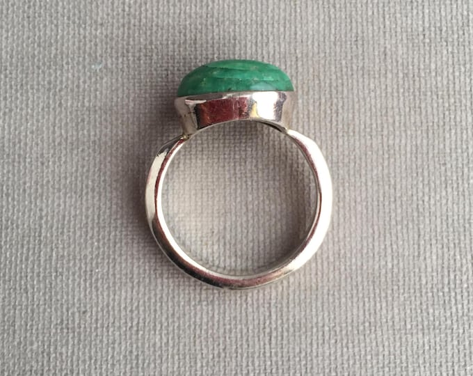 silver 925 ring with jade cabochon stone
