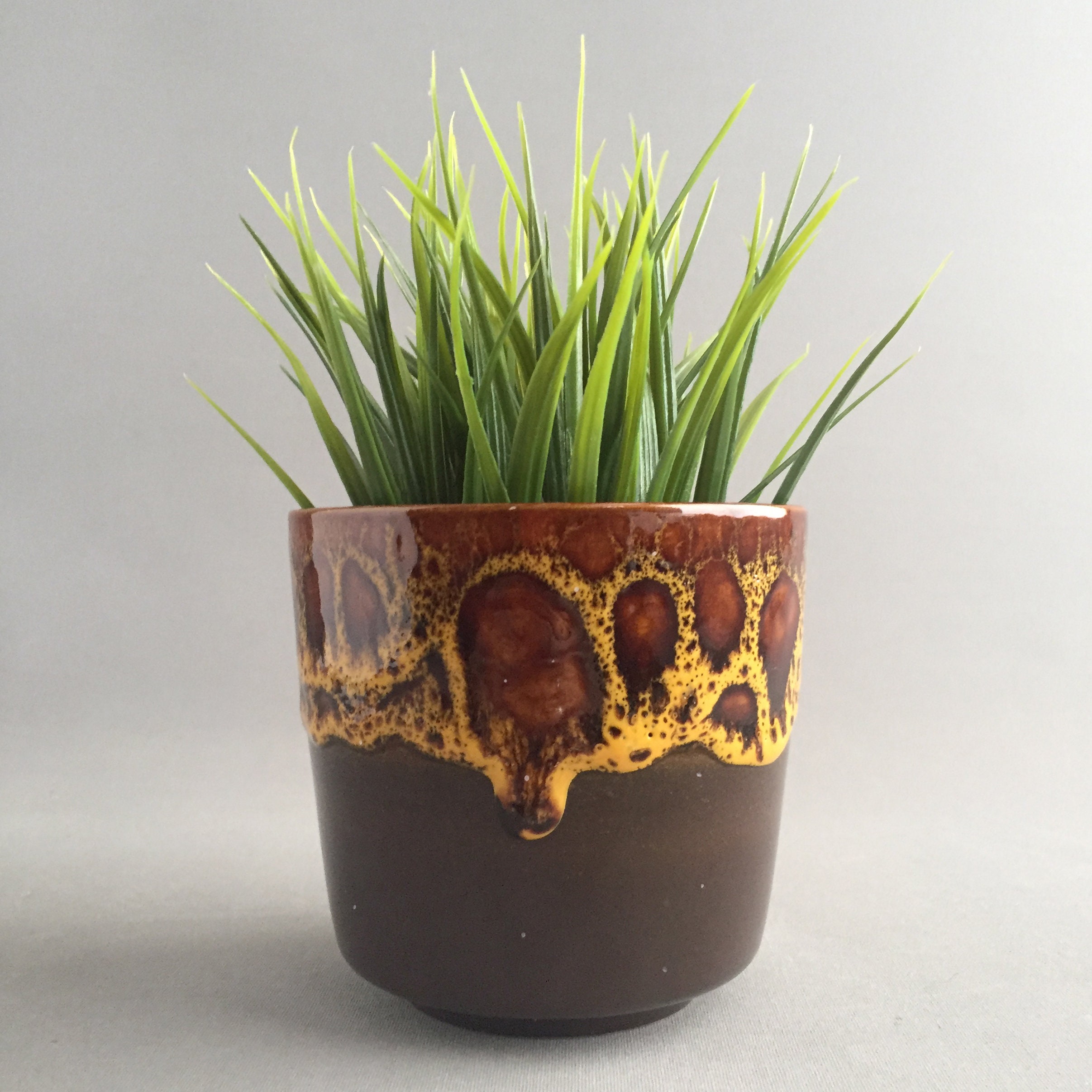 Large Retro Plant Pot