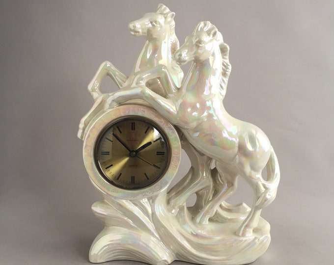 1970s ceramic horses mantle clock ( german)
