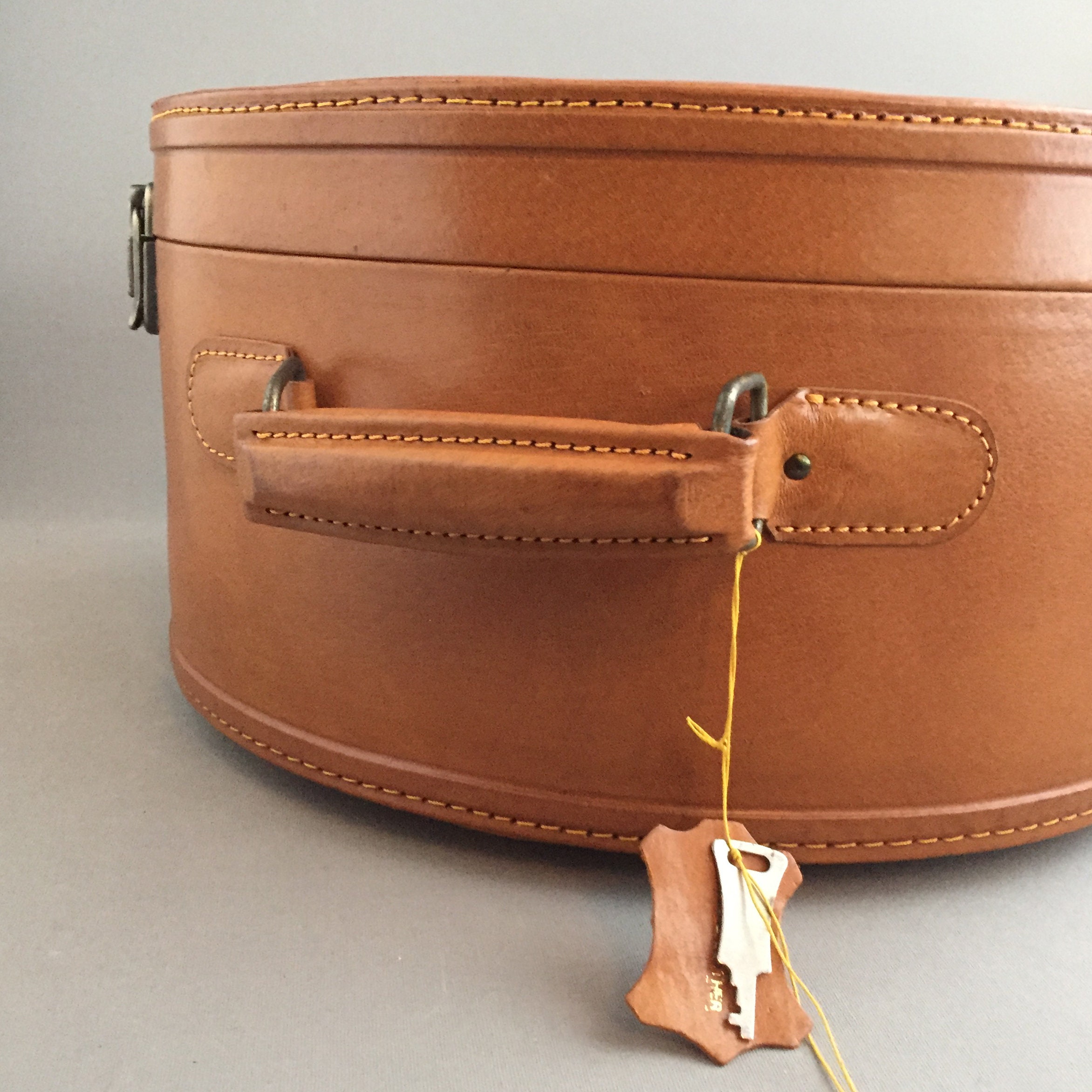 Leather hat box
