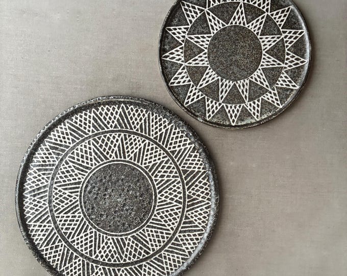 studio pottery sgraffito technique Dinner plates