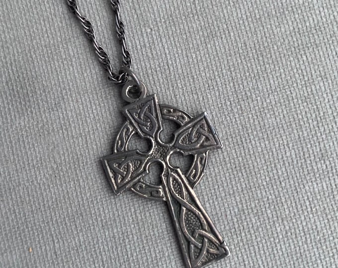vintage silver celtic cross ( 925) on a rope silver chain