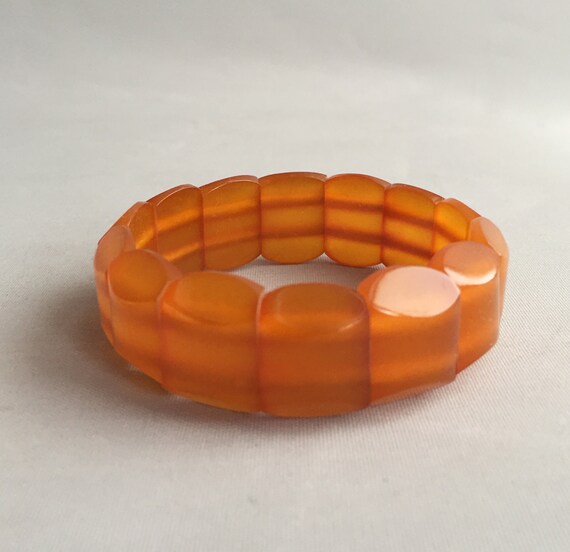 Vintage Honey Bakelite Stretch Bracelet: 1950s Tr… - image 2