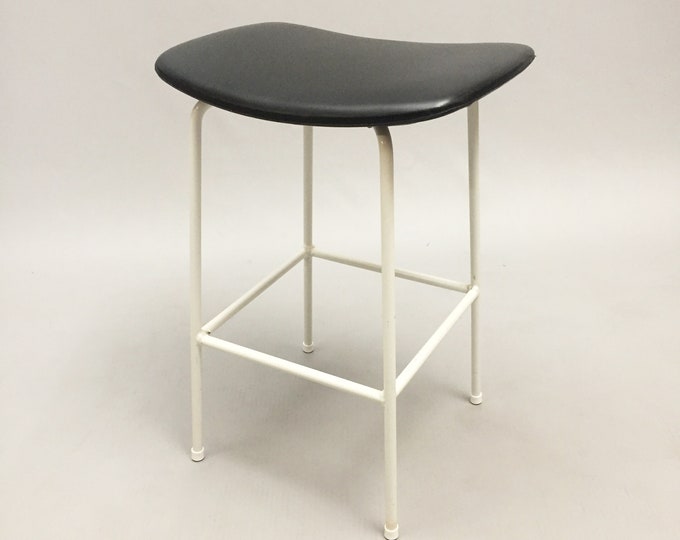 Kandya program stools