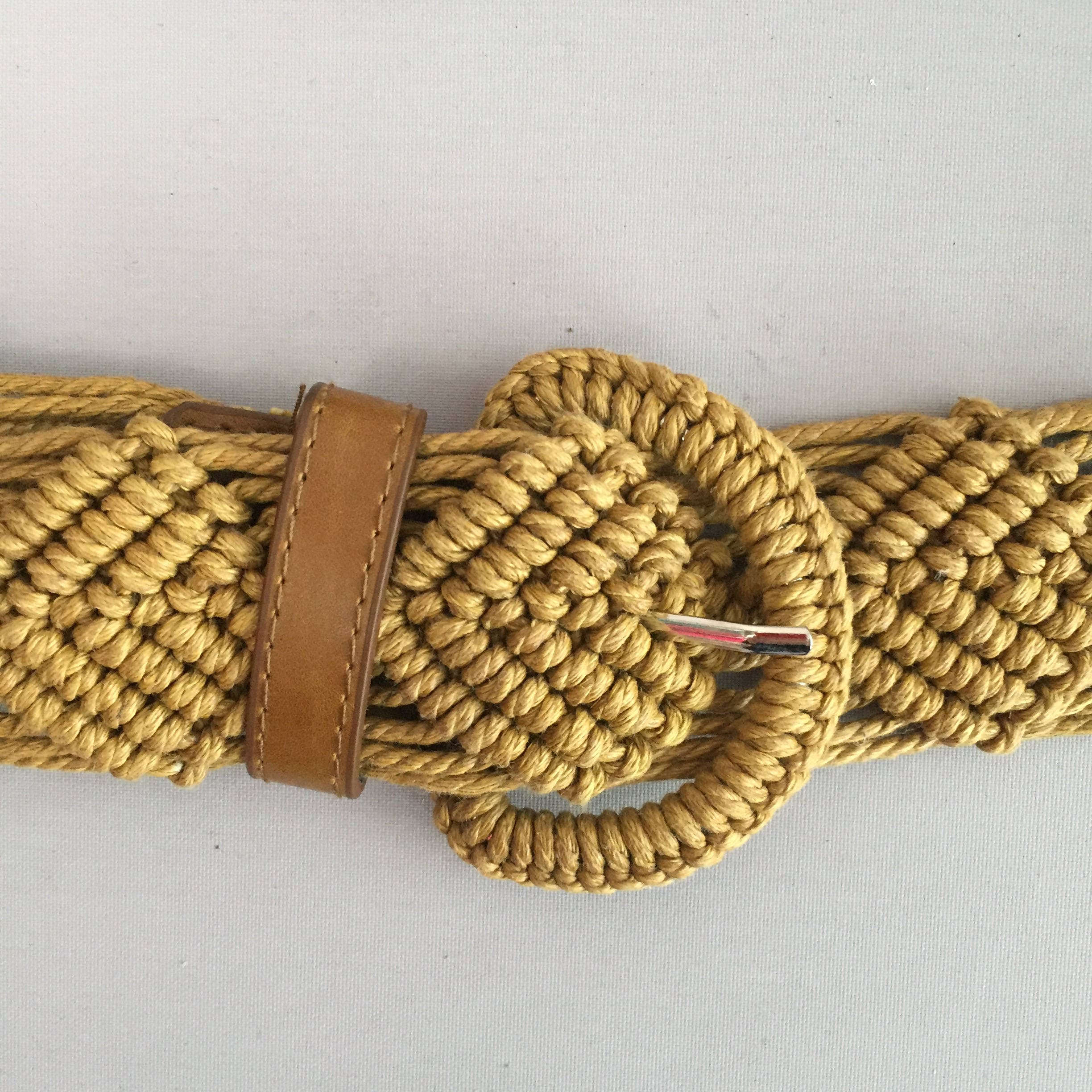 1970s macrame and leather belt