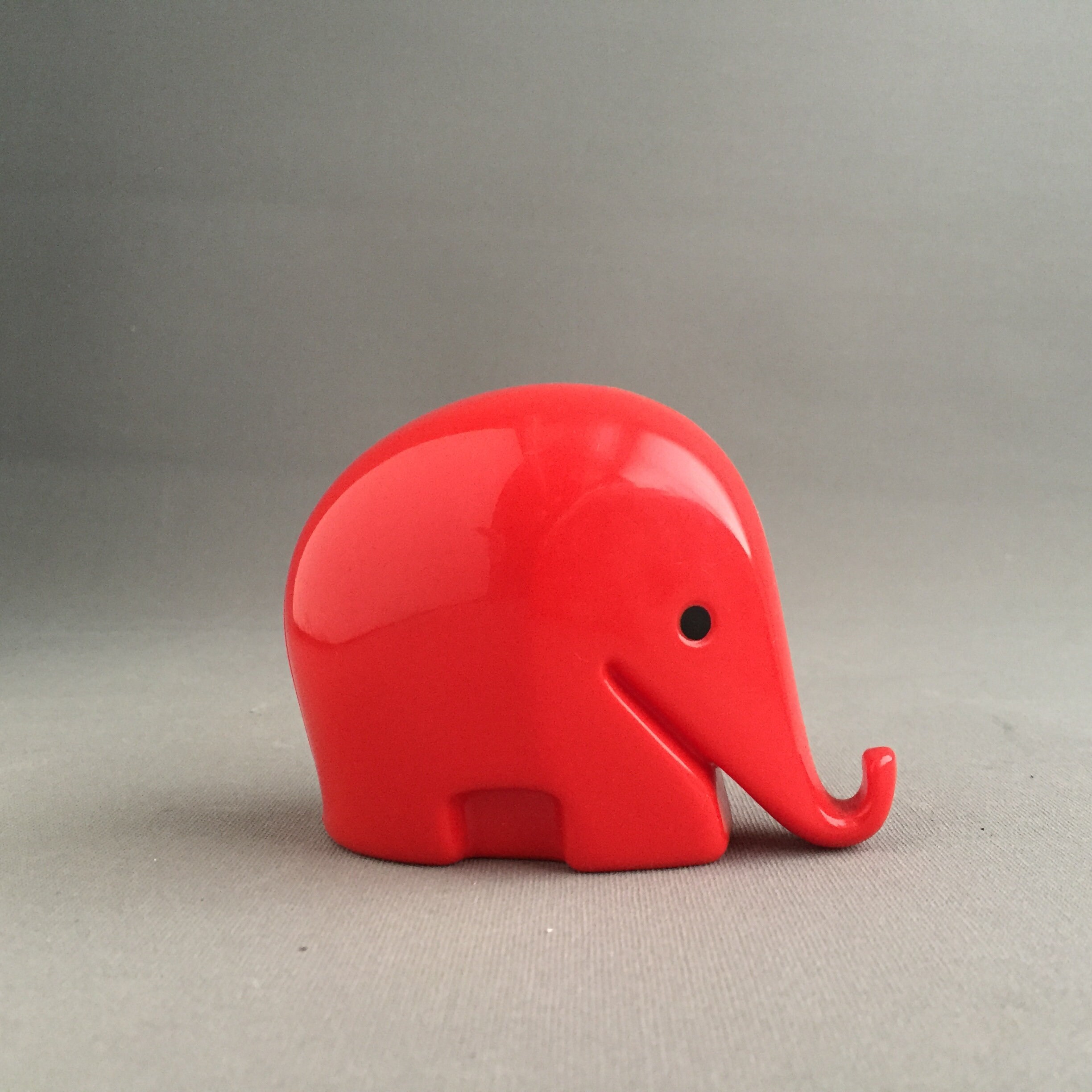 Plastic elephant cheap toy box