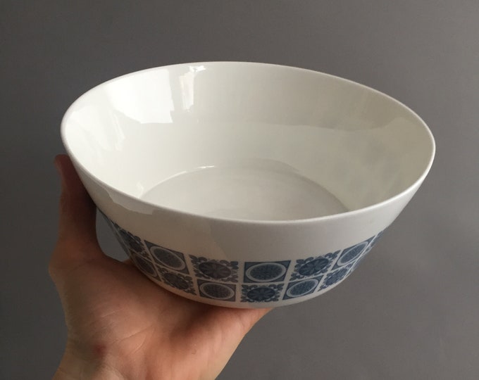 1960s fine bone chine bowl by Wedgwood