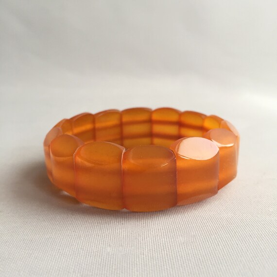 Vintage Honey Bakelite Stretch Bracelet: 1950s Tr… - image 4