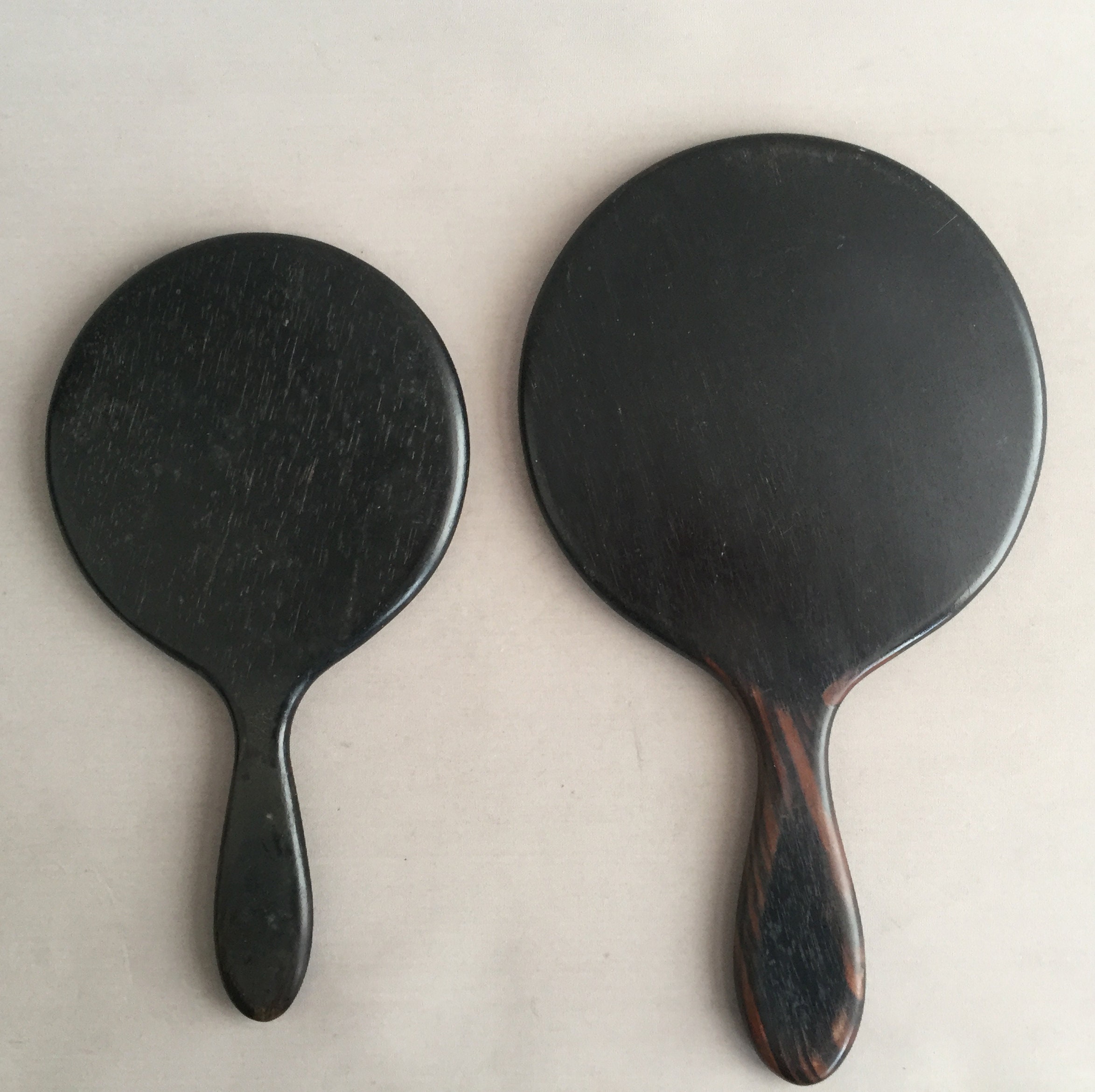 A set of hand mirrors