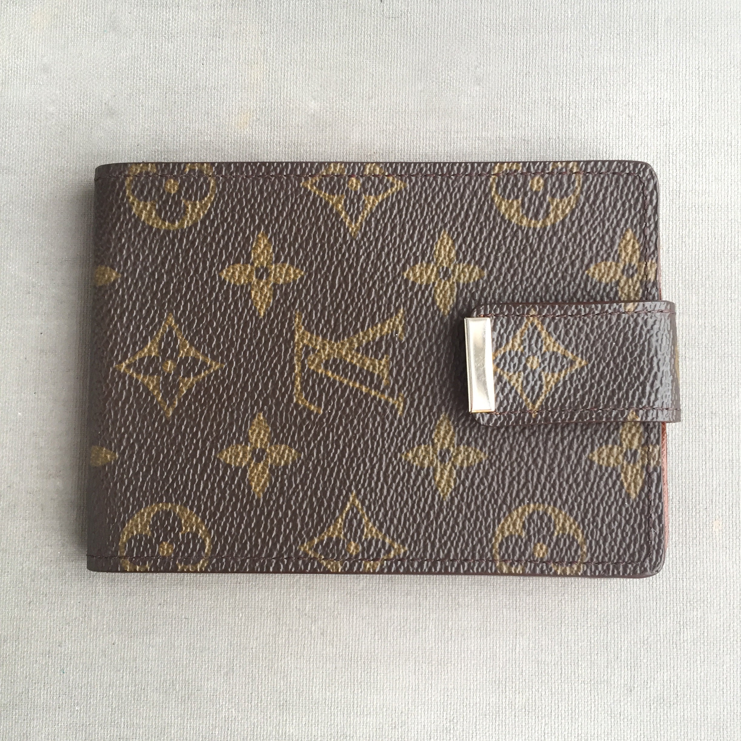 louis vuitton cheque book holder
