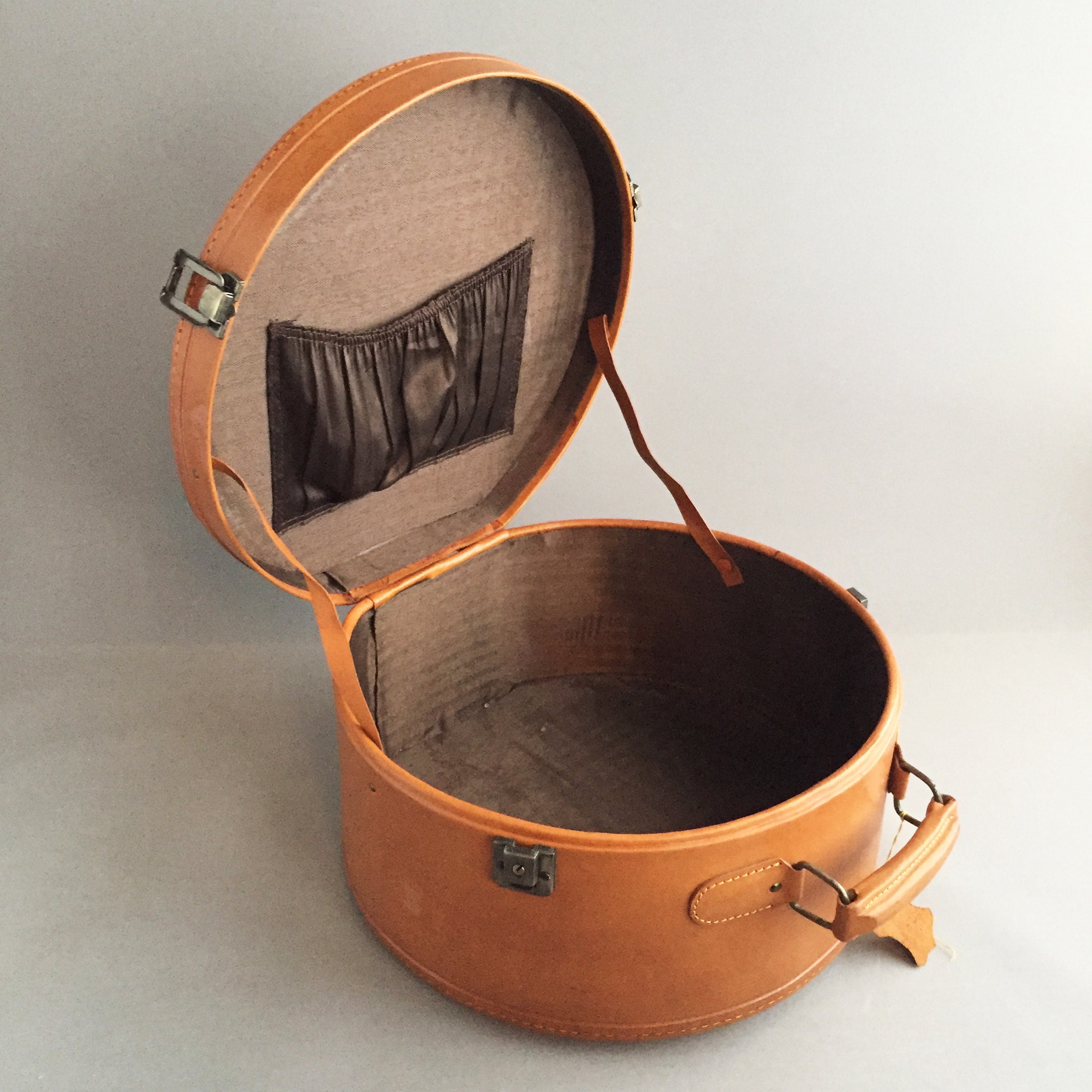 Leather hat box