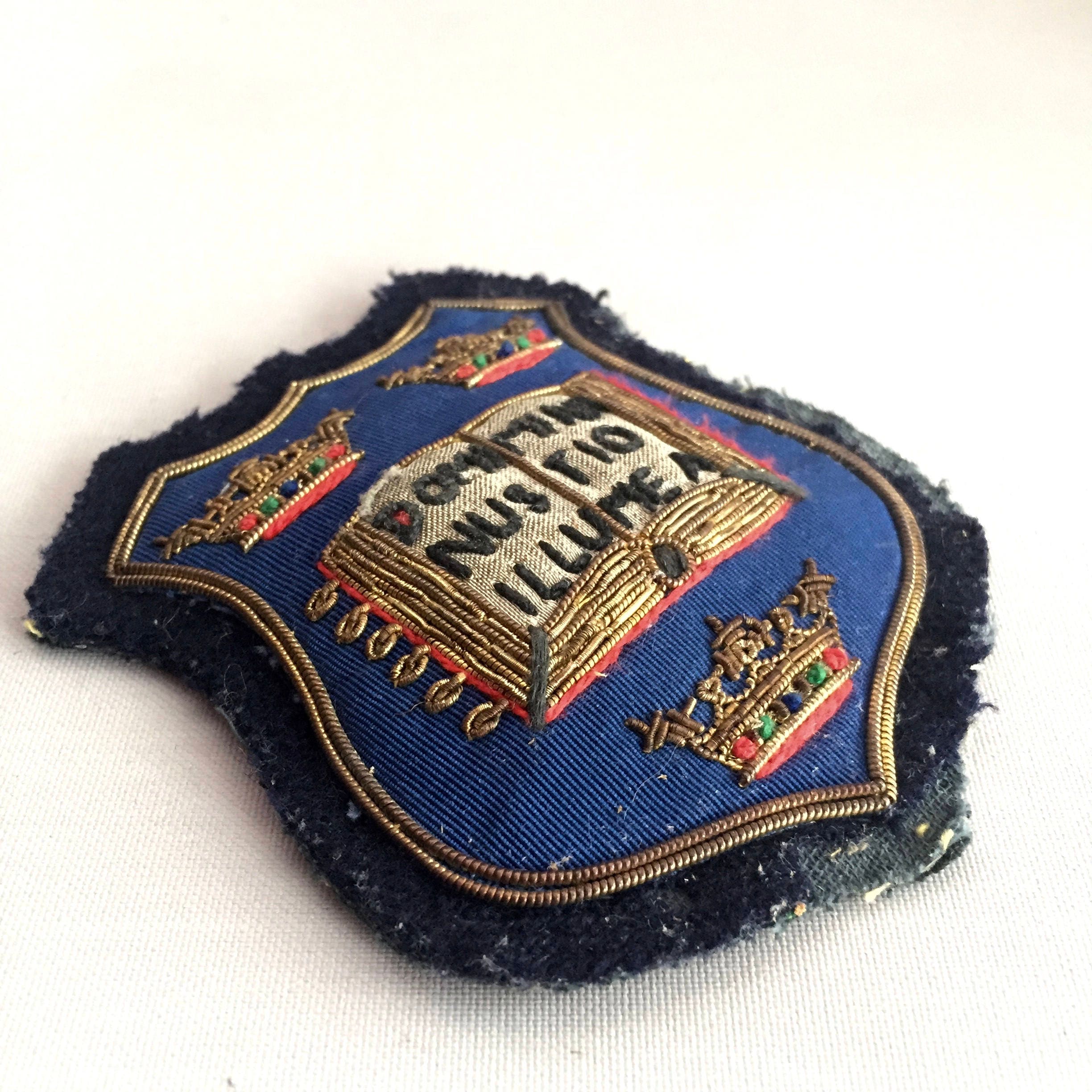 vintage embroiderd Oxford university coat of arms badge