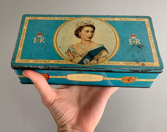 Queen Elisabeth tin circa 1950s