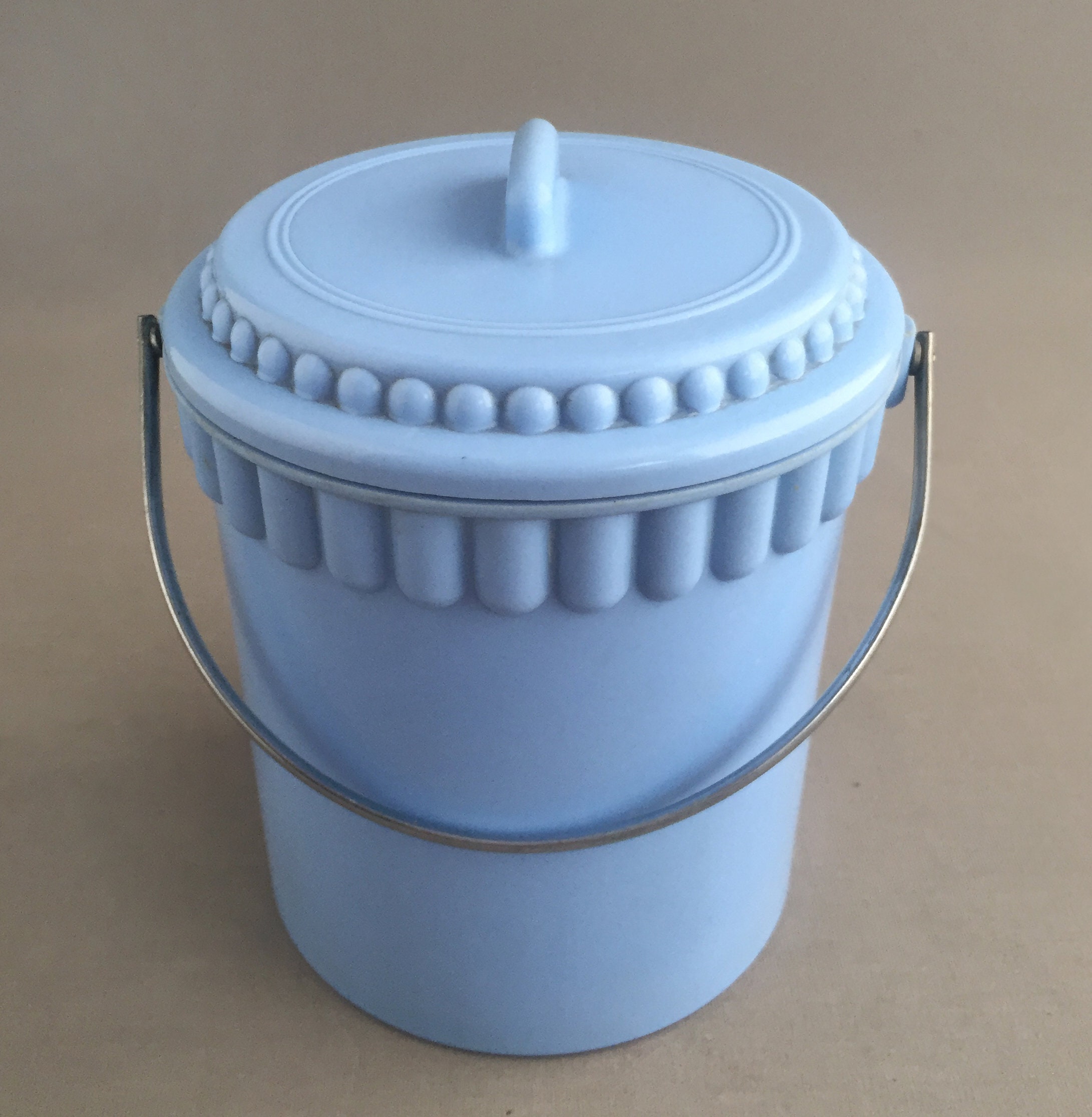 1960s plastic/ bakelite ice bucket