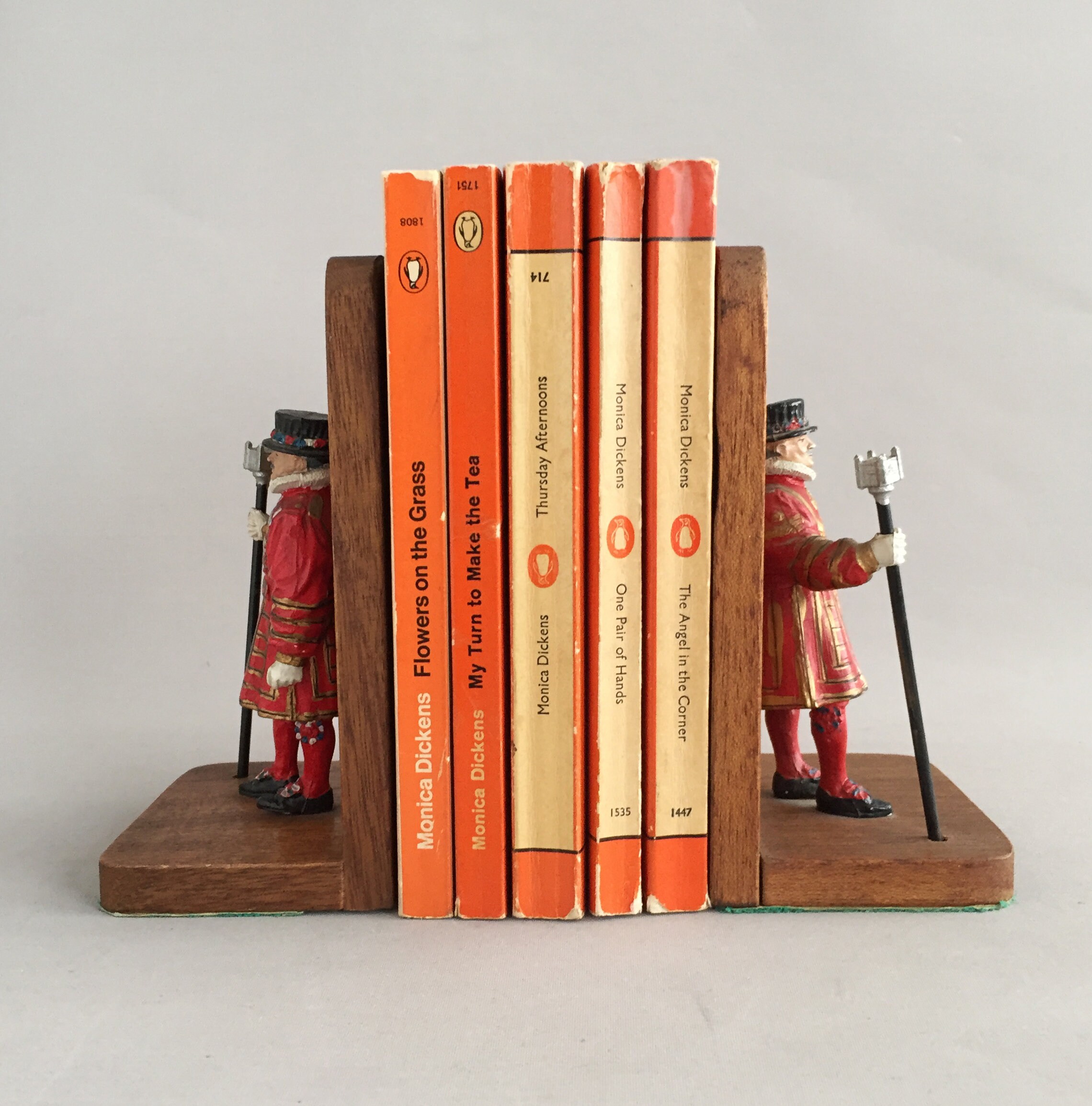 Beefeater bookends