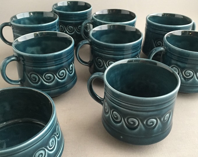 Sylvac Totem mugs x 8 and sugar bowl