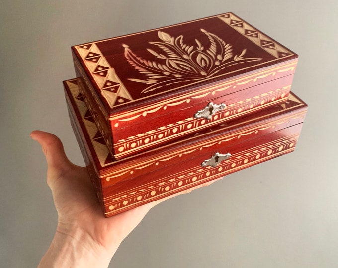 carven wooden box set