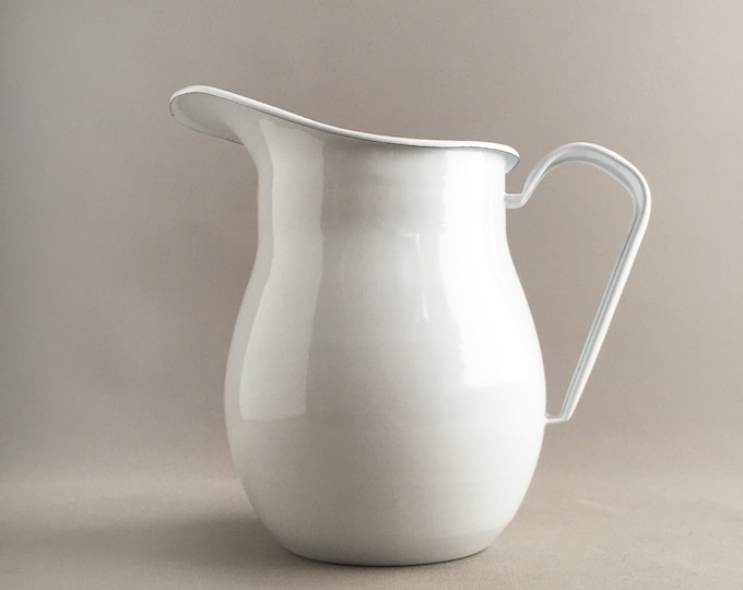 enamelware jug / pitcher